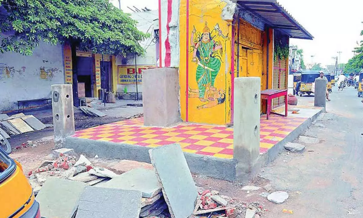 Temples, dargahs on roads must go: SC on demolitions