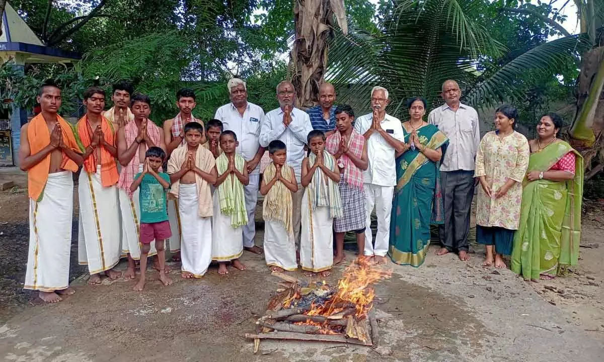 Mahalaya Amavasya Gayatri Homa Conducted Traditionally