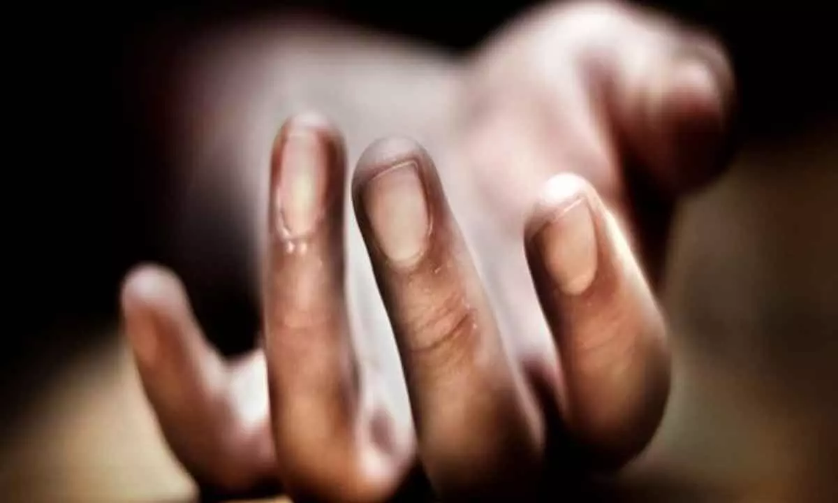 Tragedy in Palnadu: Man Stabs Wife to Death, Injured in Accident While Fleeing