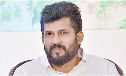 CM in a fix because of corrupt persons around