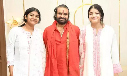 Pawan Kalyan worships Lord Venkateswar