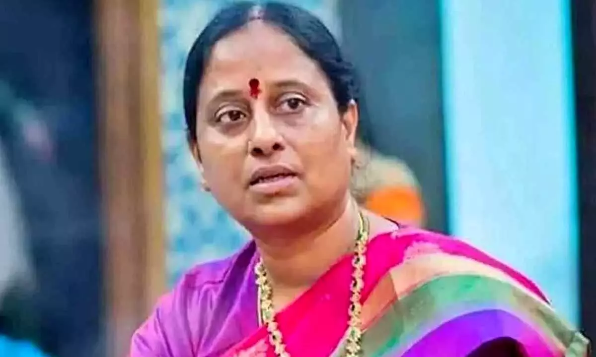 City court slaps notices on minister Surekha