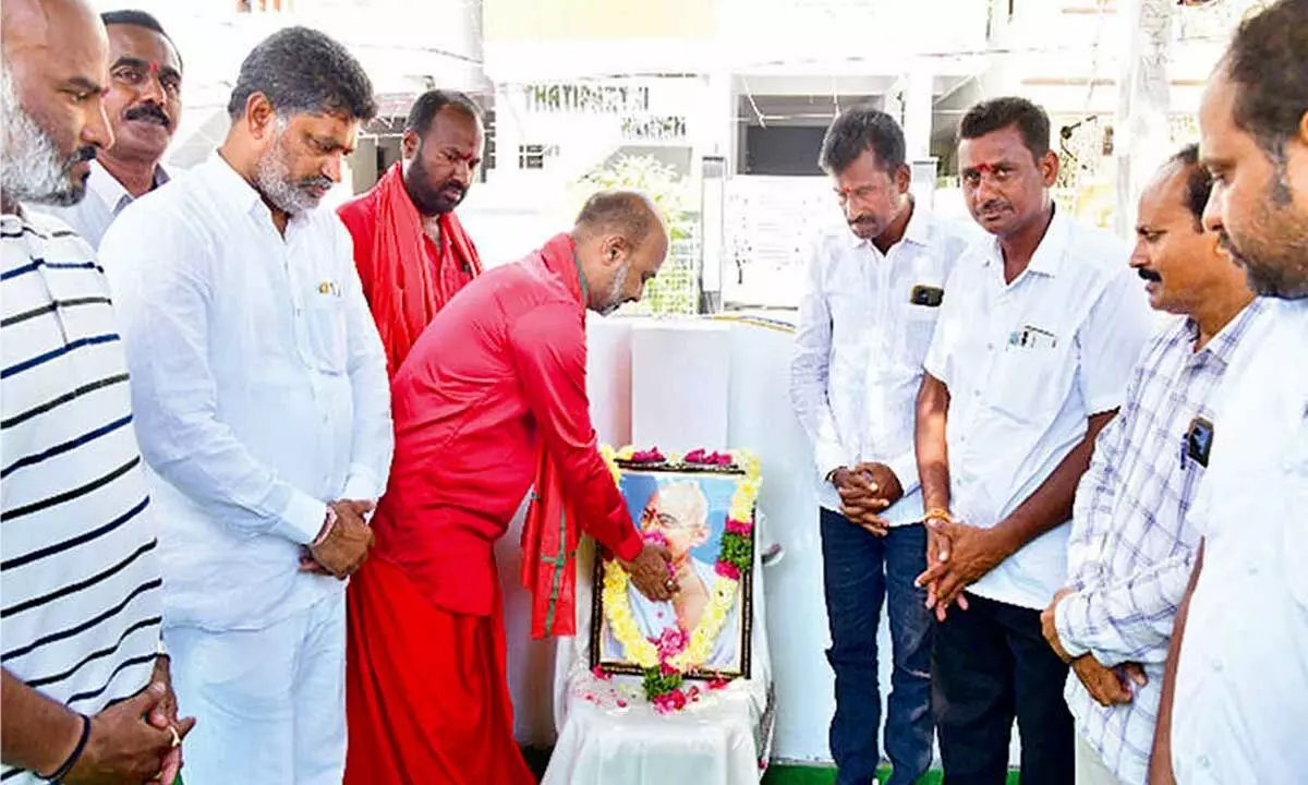 Bandi Sanjay pays tribute to Mahatma