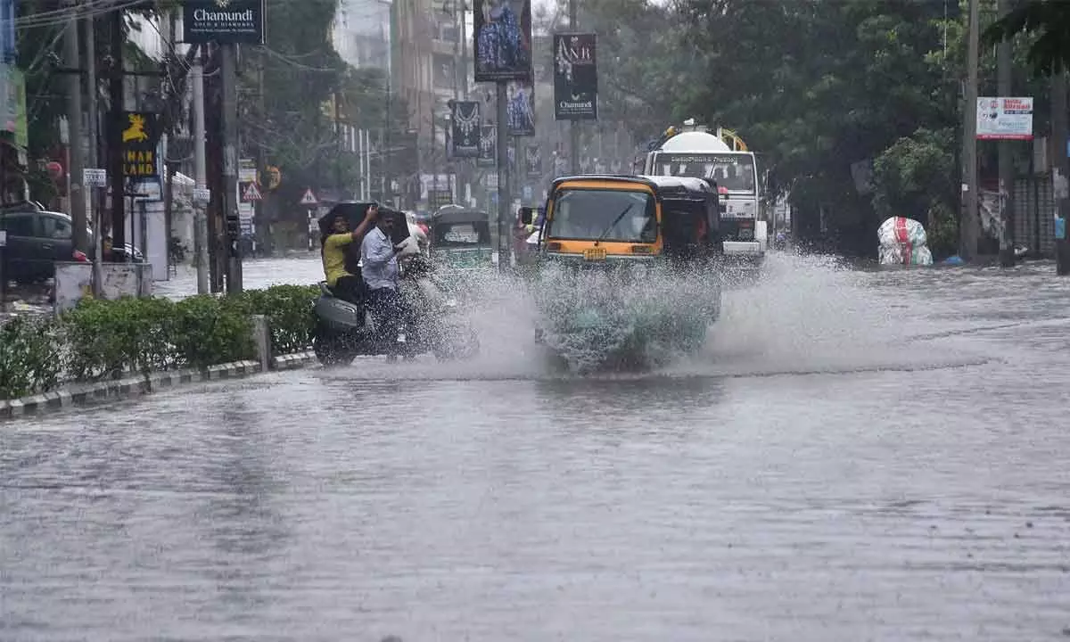 Heavy Rains Anticipated in Several Districts of AP on Thursday and Friday