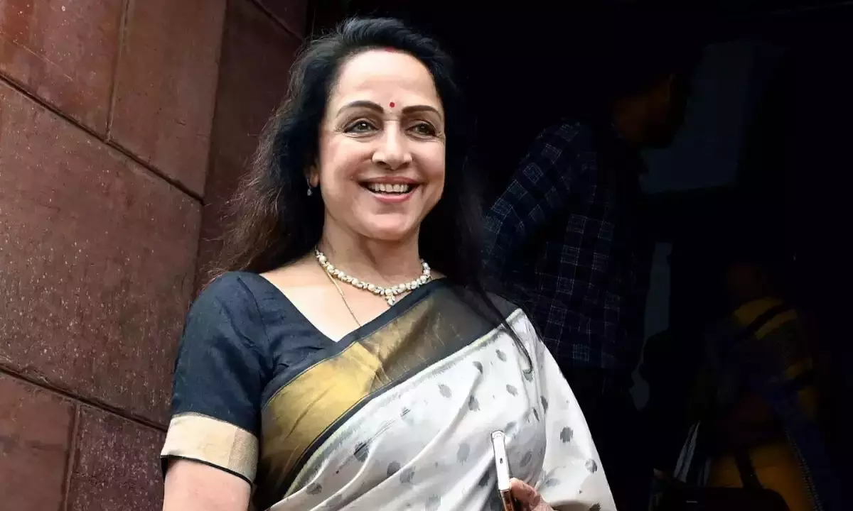 Dharmendra deserves Dadasaheb Phalke Award: Hema Malini