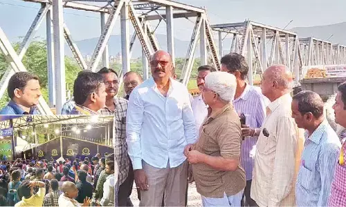 Dockyard employees seek solution to commuting woes