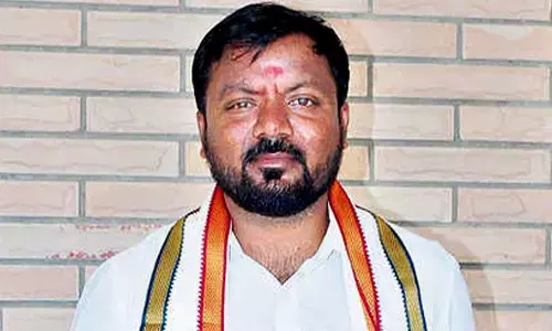 Congress leader Dharur Ravi demands KTR to apologise