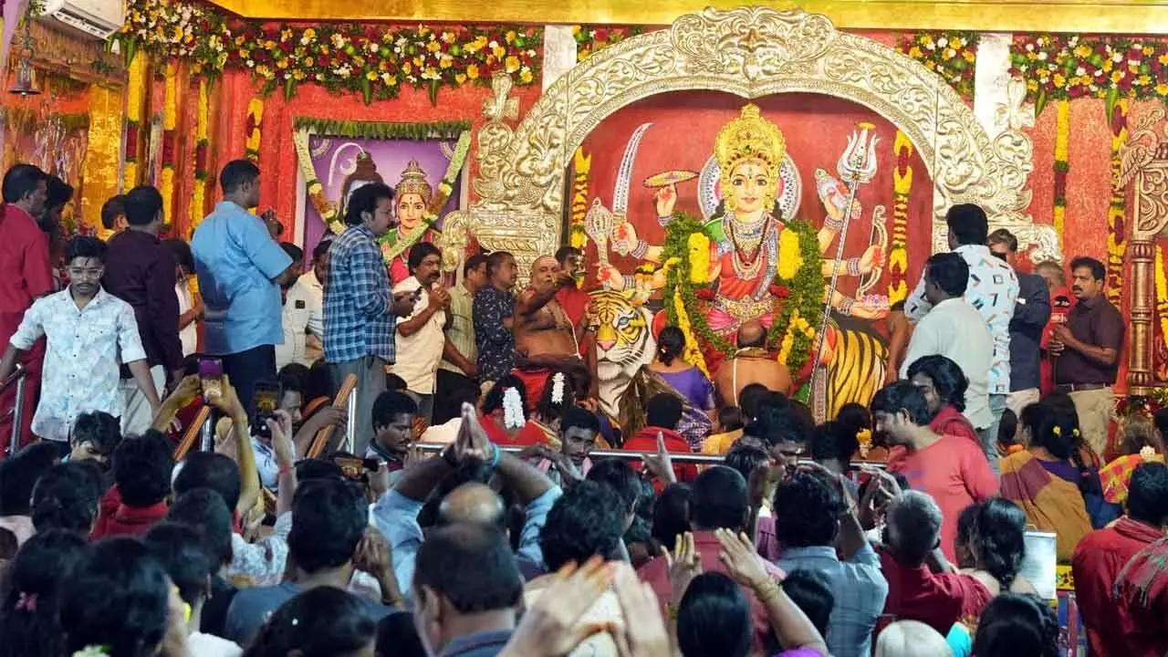 Sarannavaratri celebrations commence at Devi Chowk