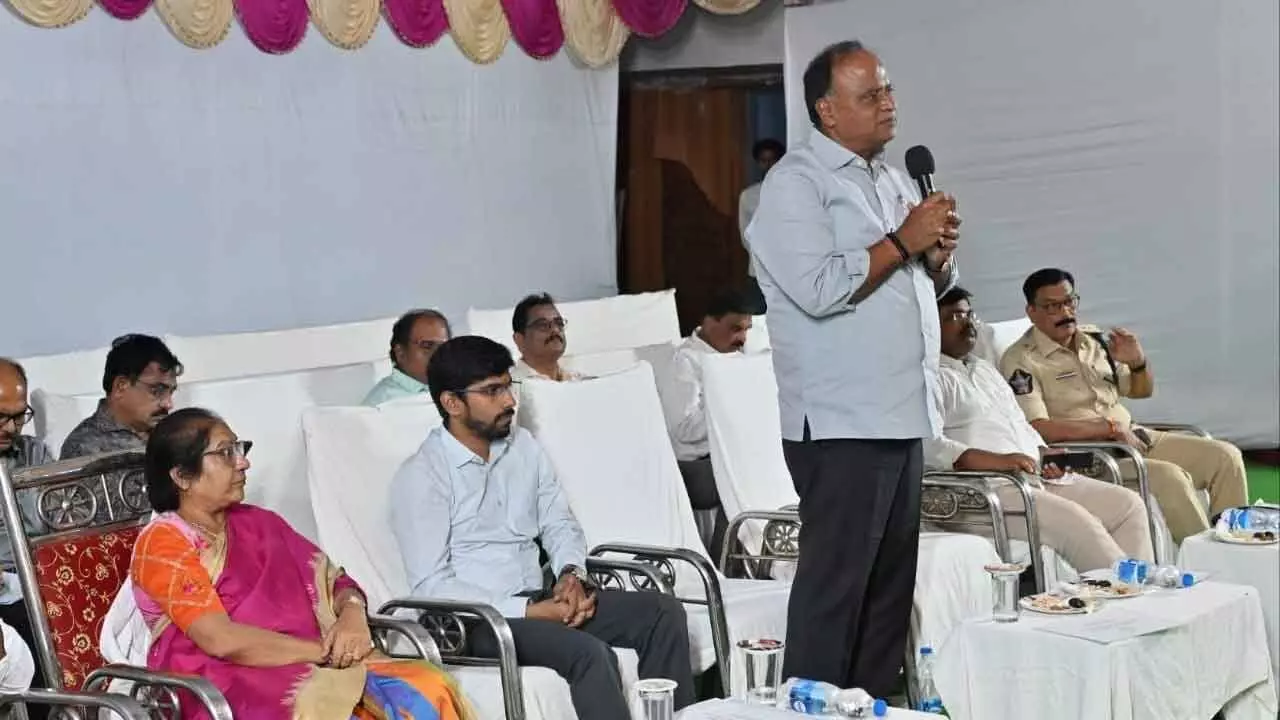 MP Vemireddy Prabhakar Reddy addressing a workshop on Swarnandhra Vision 2047 at  Sri Kasturba Kala Kshetram in Nellore on Thursday