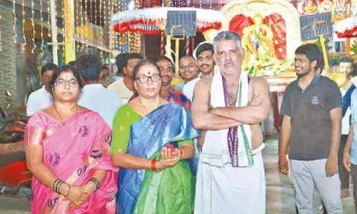 Former MLA Chevireddy Bhaskar Reddy taking part in Viswaksena procession in Thummalagunta of Tirupati rural mandal on Thursday