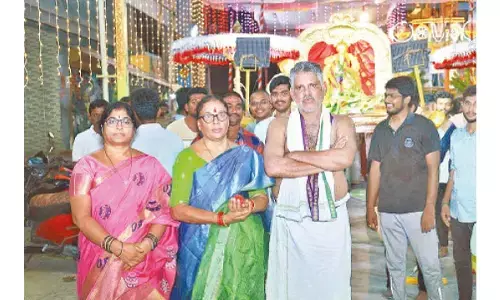 Former MLA Chevireddy Bhaskar Reddy taking part in Viswaksena procession in Thummalagunta of Tirupati rural mandal on Thursday