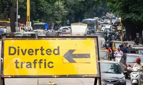 Traffic diversion for Sarannavaratrulu