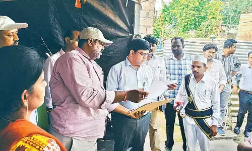 Special officer examines Digital Card Survey