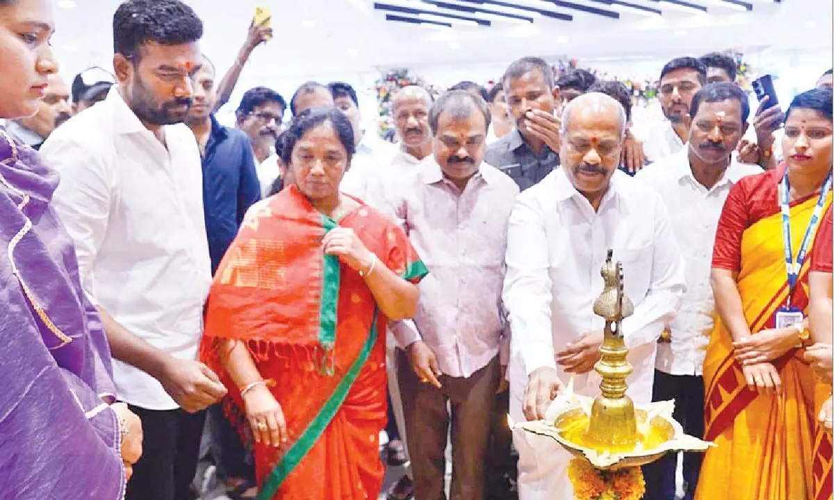 Raptadu MLA Paritala Sunitha and founder chairman of the CMR Group Mavuri Venkata Ramana inaugurating a new showroom in Anantapur on Friday