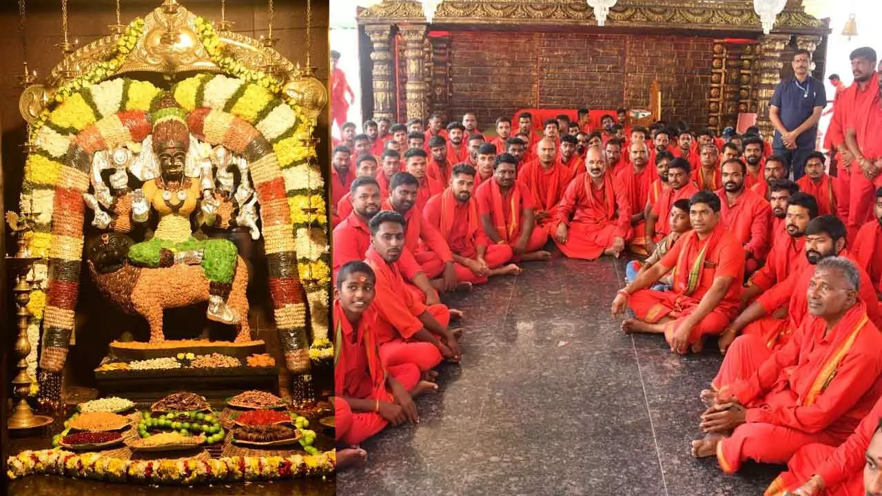 Devi Navaratri Mahashakti temple in Karimnagar draws a huge number of