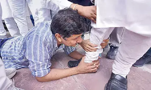 Bus marshals job issue: AAP doing drama, says Vijender