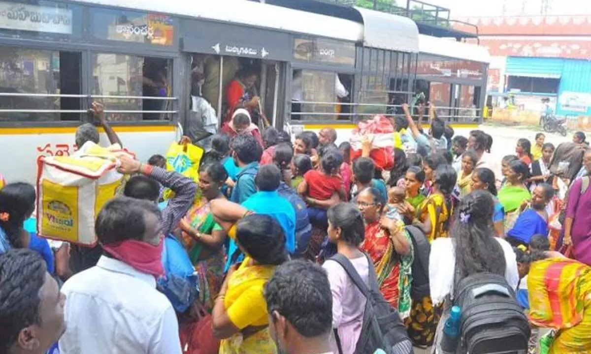 Bus stands and Railway stations crowded with passengers ahead of Dussehra