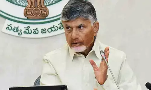 Chandrababu expresses sorrow over bus accident to Vijayawada lawyers