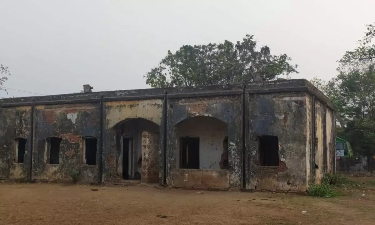 Oldest British era structure of Bhubaneswar to be demolished