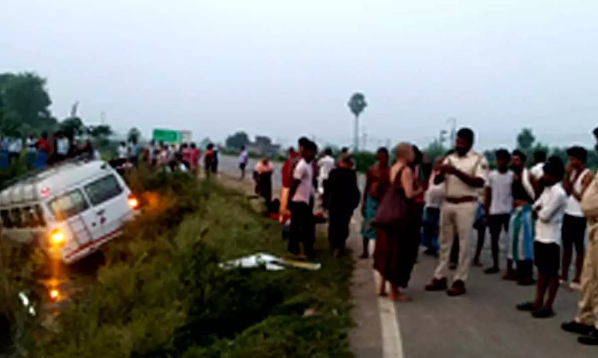 Eight foreign tourists injured in road accident in Bihar