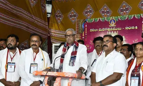 Endowments Minister Anam Ramnarayana Reddy addressing the media at Model Guest House in Vijayawada on Tuesday