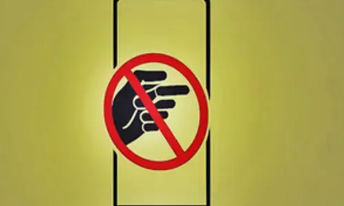 Latvia to ban cellphones in elementary schools