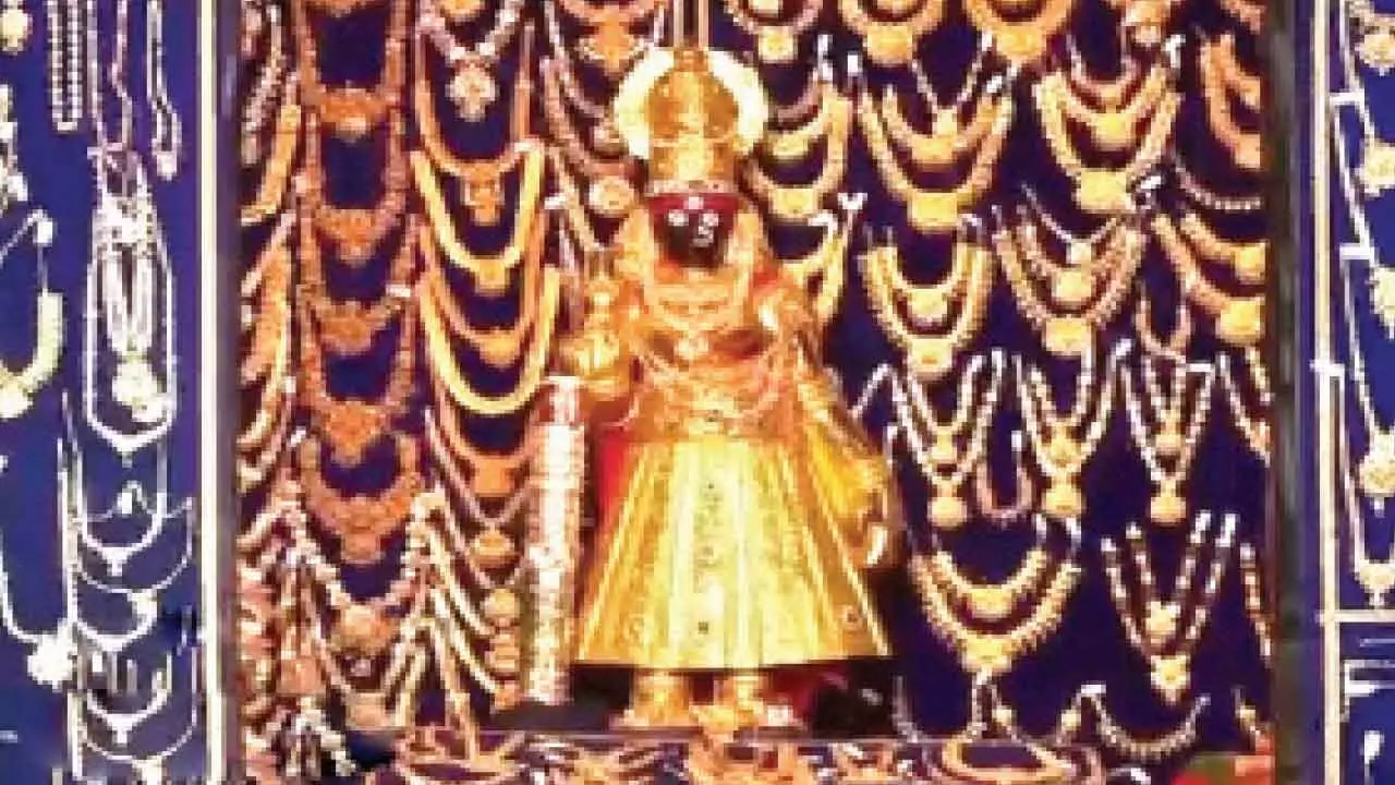 Goddess Kanyaka Parameswari adorned with devotees’ gold ornaments