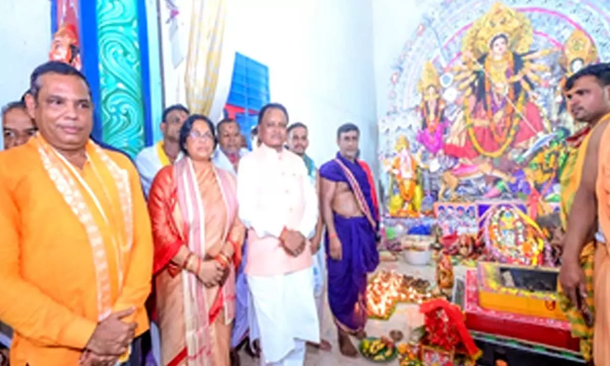 Odisha CM visits Durga Puja pandals in Bhubaneswar; greets people