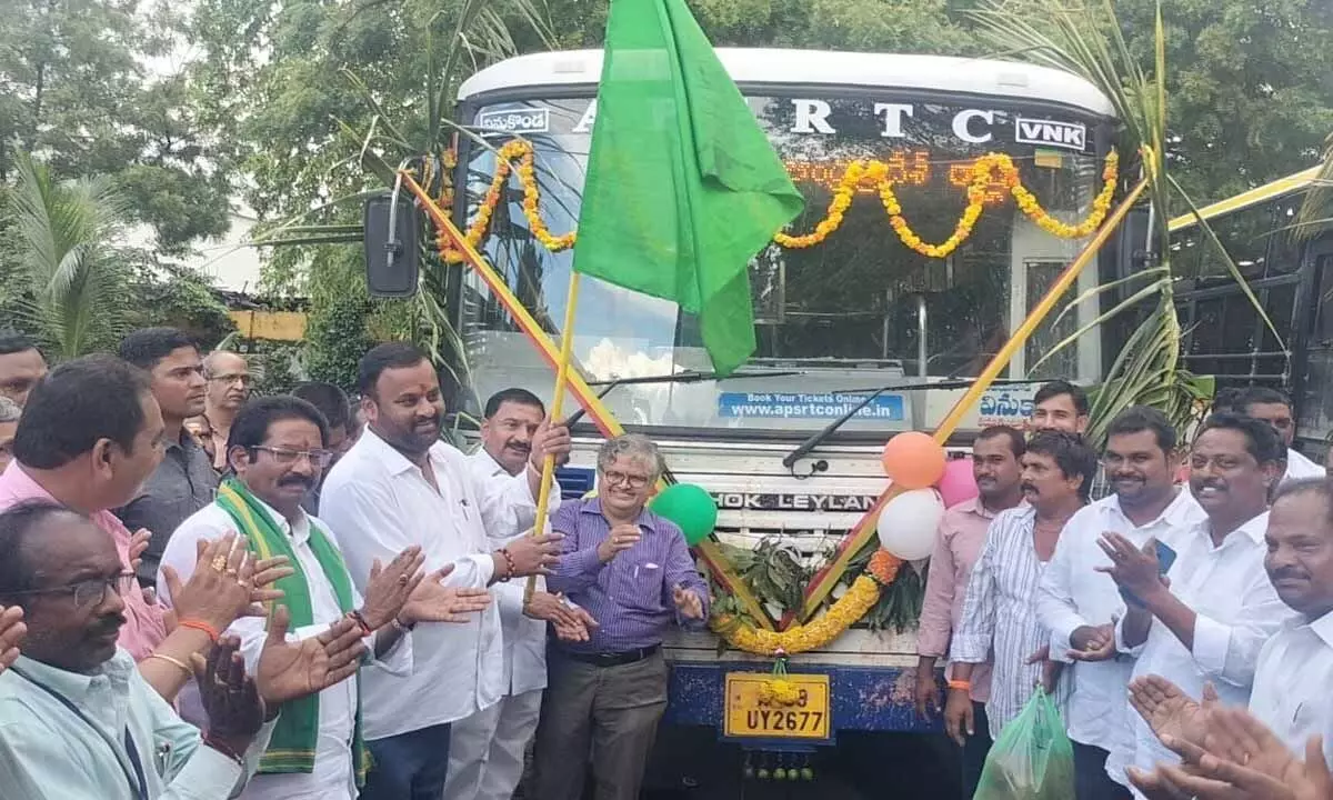 Facelift to Vinukonda RTC bus stand with Rs 15 cr