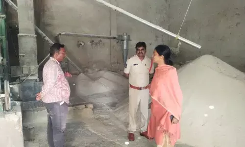 100 quintals broken rice seized