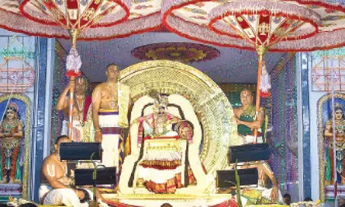 Badari Narayan shines on Surya Prabha Vahanam
