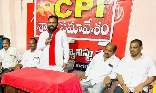 Communalism an obstacle to growth