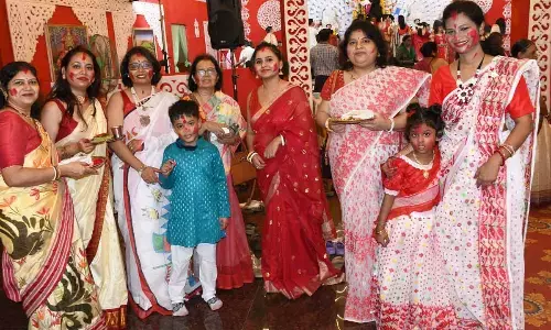 Bengali community bids adieu to durga with ‘sindur khela’
