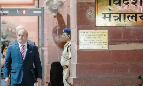 India to withdraw envoy from Canada