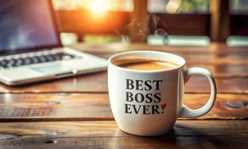Boss’s Day 2024: Heartfelt Wishes, Messages, Greetings, and WhatsApp Status to Celebrate Your Exceptional Leader
