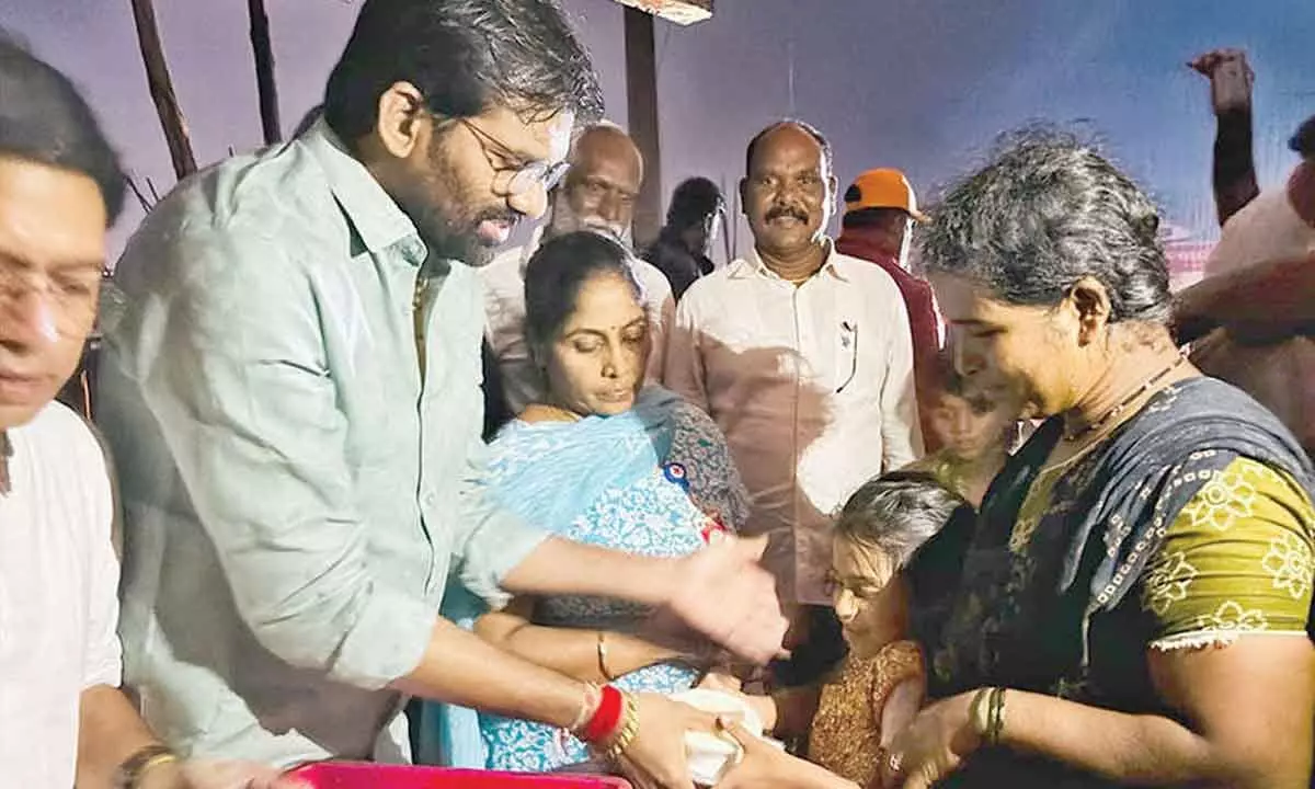 IRCS distributes 1,000 food packets