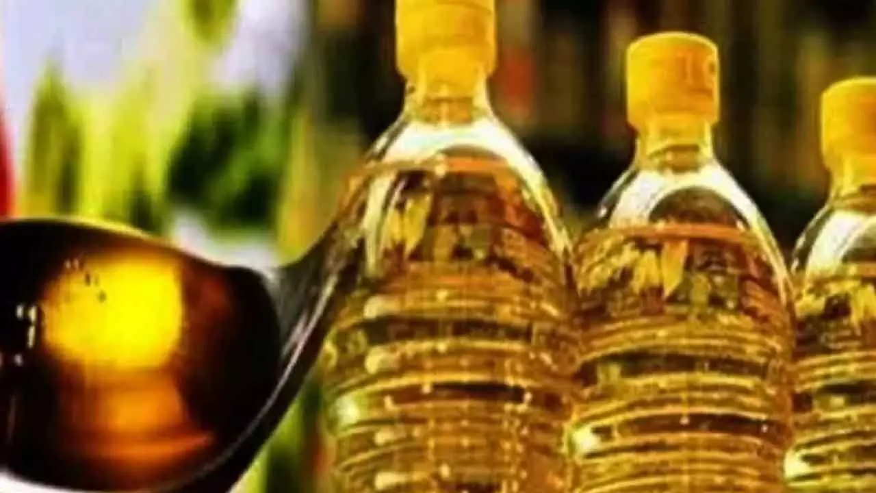 Edible oil supply to ration card holders