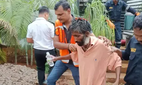 Man falls in nala, rescued