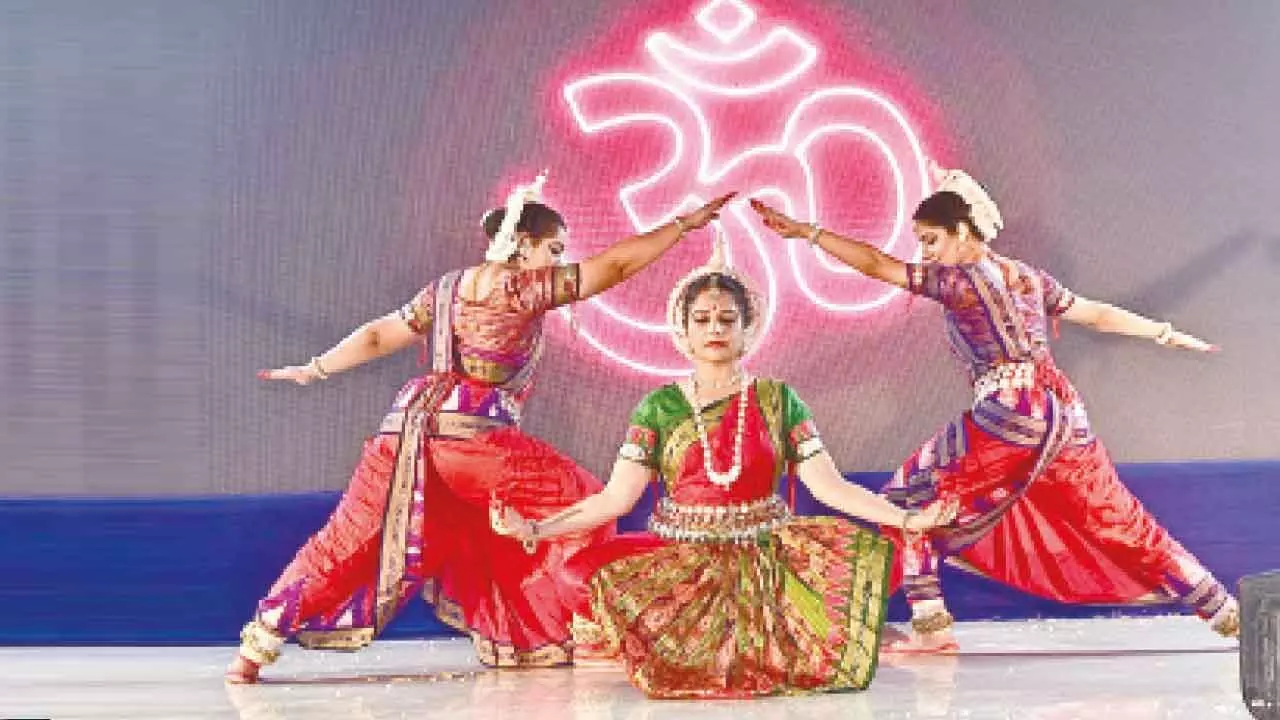 Rasika’s Odissi enthrals audience at ‘Kumara Punei’ prog