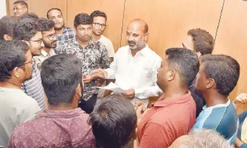 Bandi Sanjay condemns police lathi-charge on unemployed