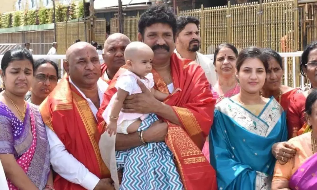 Telangana High Court Judge Justice Mahesh Bhimapaka along with his family in Tirumala on Monday