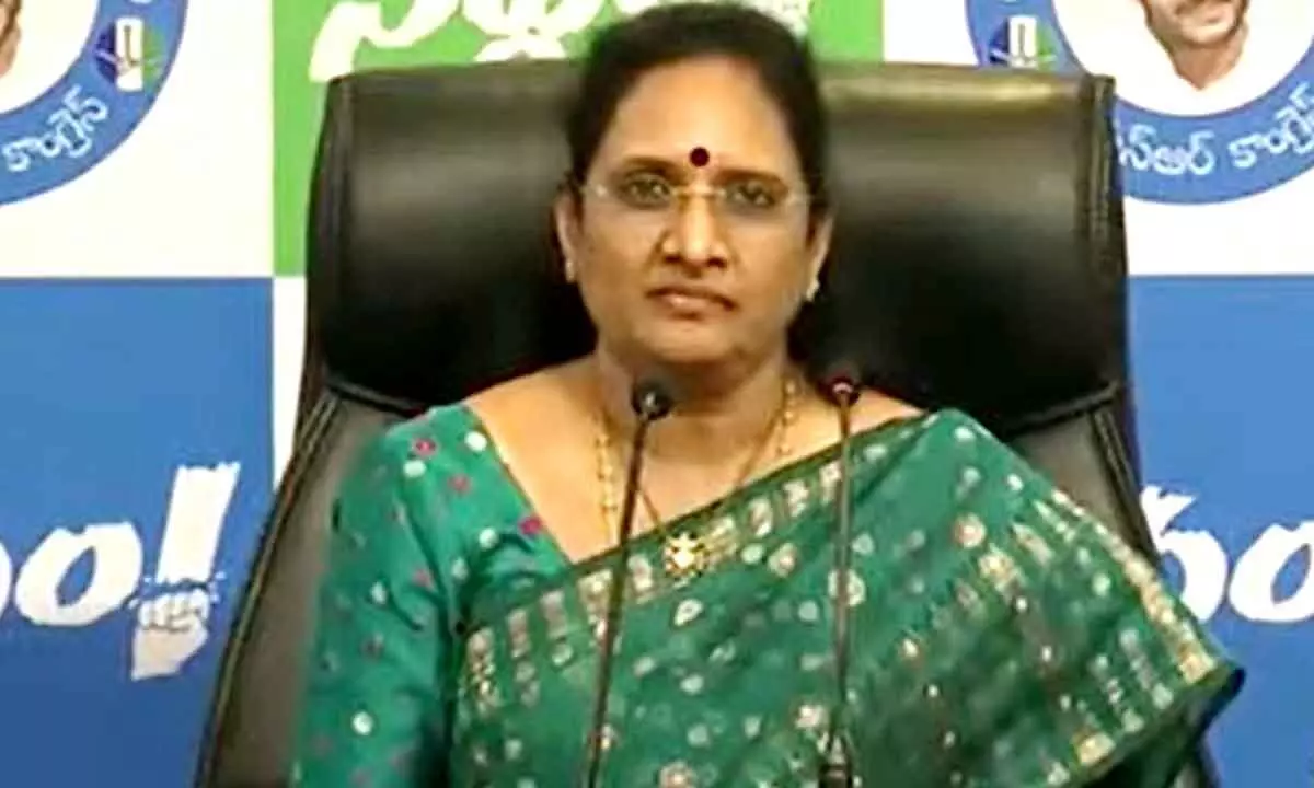 YSRCP Leader Vasireddy Padma Resigns from Party