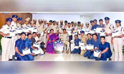 CV Anand congratulates police officers