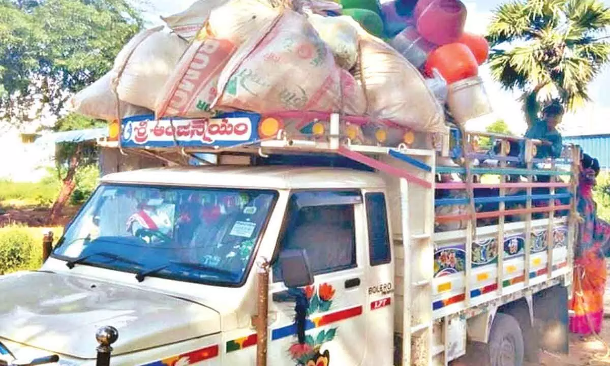 Mekadona villagers migrate to Telangana for livelihood