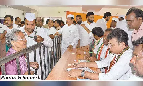 Hordes of unemployed youth flock to Meet Your Minister