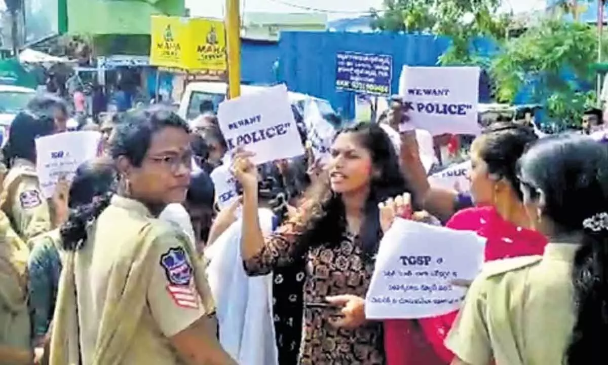 Tensions Rise at Telangana Secretariat as Constables Families Protest