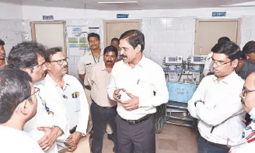 Special CS MT Krishna Babu talking to the doctors in Ruia hospital in Tirupati on Thursday.  District Collector Dr S Venkateswar, DM&HO Dr U Sreehari and hospital superintendent Dr G Ravi Prabhu are also seen.
