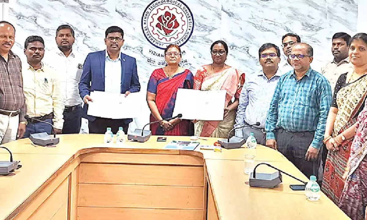 JNTU signs MoU with MSME tech centre