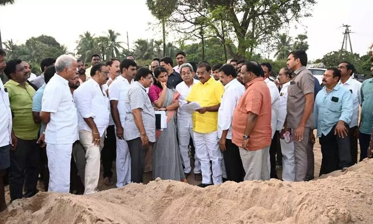 Water Resources Minister Nimmala Ramanaidu inspecting a sand reach at Vadapalli in East  Godavari district on Friday