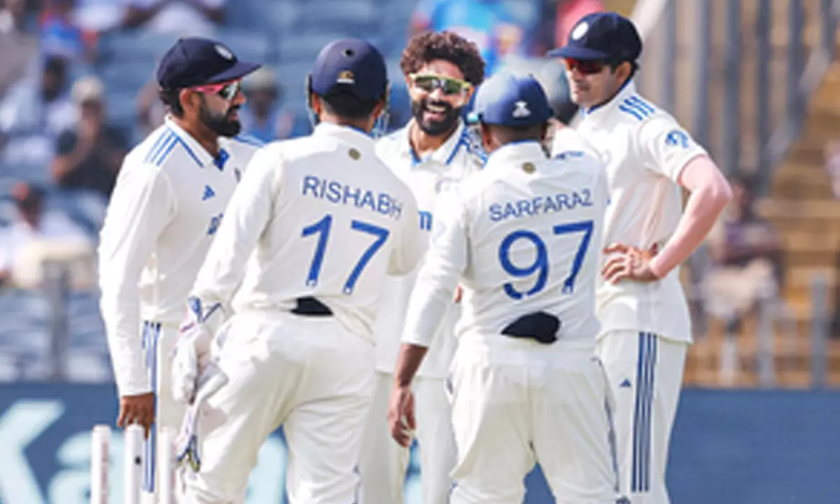 2nd Test: India set target of 359 runs to win after bowling out NZ for 255